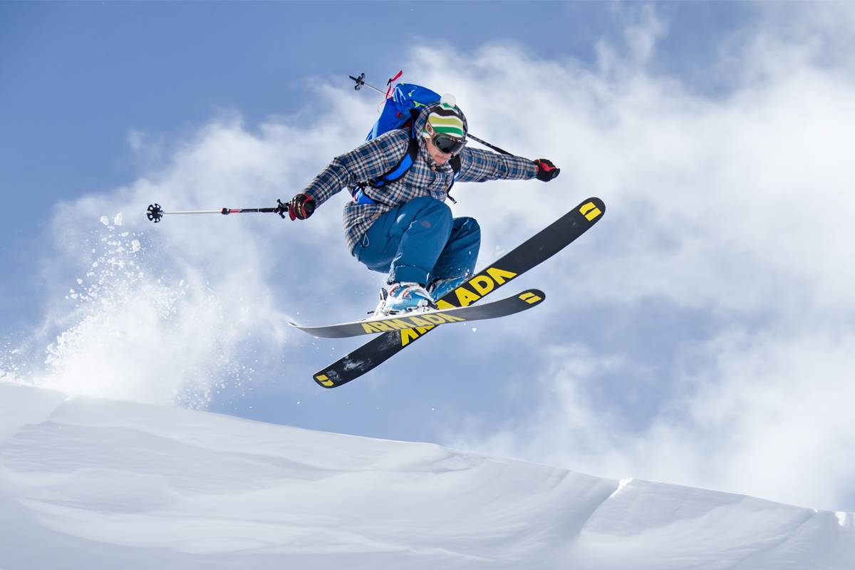 Sci da freeride adatto a neve fresca profonda