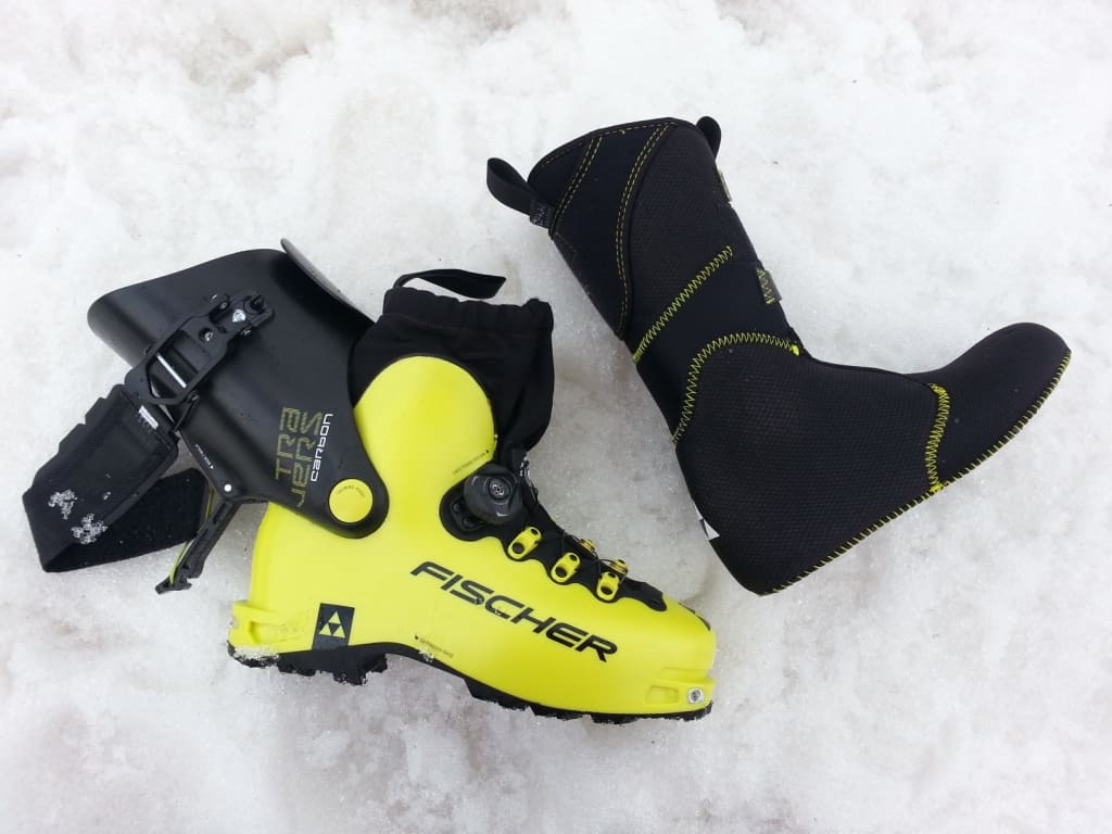 Dettglio della scarpetta e dello scafoscarponi Skialp Fischer Travers Carbon