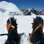 Dettaglio della Scarpa Phantom Tech in ghiacciaio con i ramponi