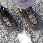 Dettaglio de La Sportiva Nucleo GTX Surround su sterrato