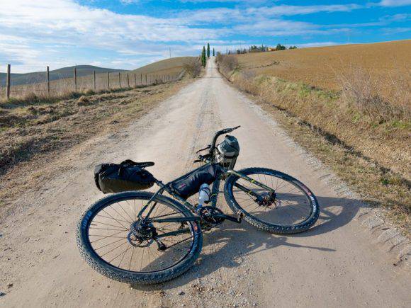 Tuscany Trail. Bicicletta in stile bikepacking