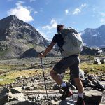 Il testo dello zaino Osprey Levity 45 nei pressi del lago di Fellaria