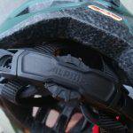 Dettaglio della regolazione sulla nuca del casco Alpina Anzana L.E.