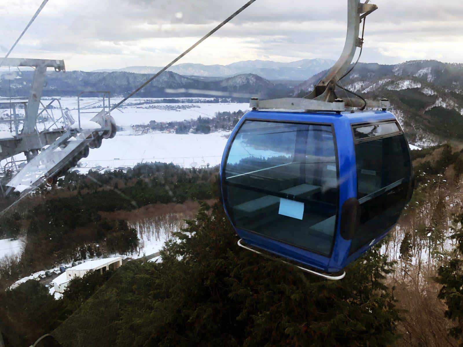 Verso le piste di Hakodateyama in gondola