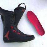 Dettaglio della scarpetta e soletta dello scarpone Atomic Redster STI 130