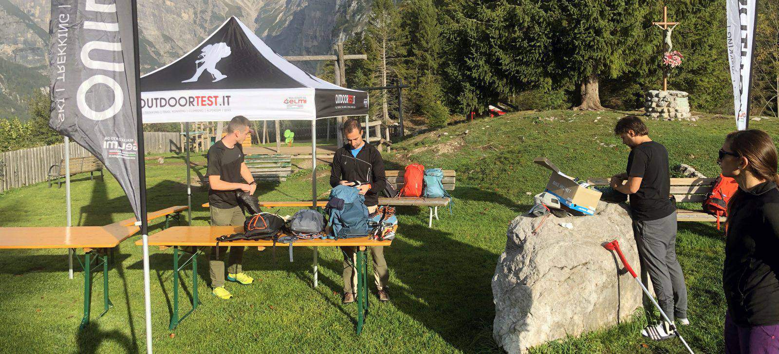 Ci prepariamo al test delle novità dell'estate 2020 nel campo base allestito di fronte al rifugio La Montanara