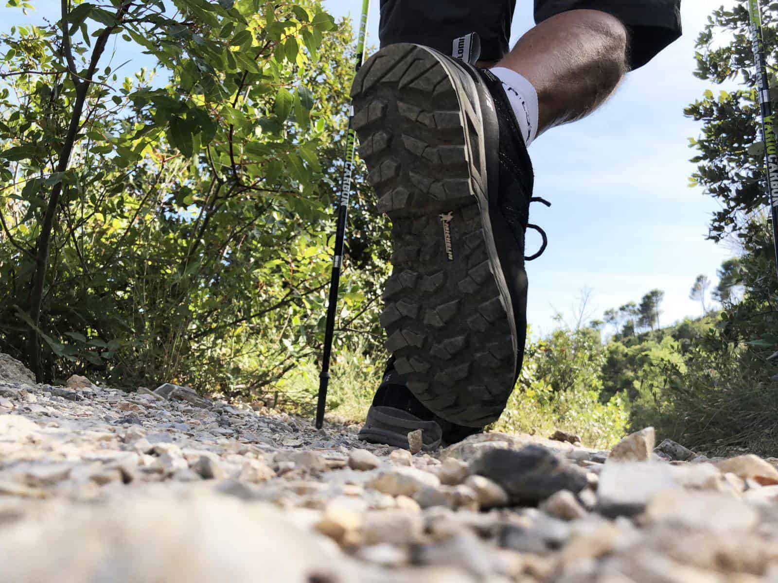Dolomite Crodarossa Trek è equipaggiata con suola Michelin con disegno ad alto grip e capacità di auto pulizia da fango e detriti