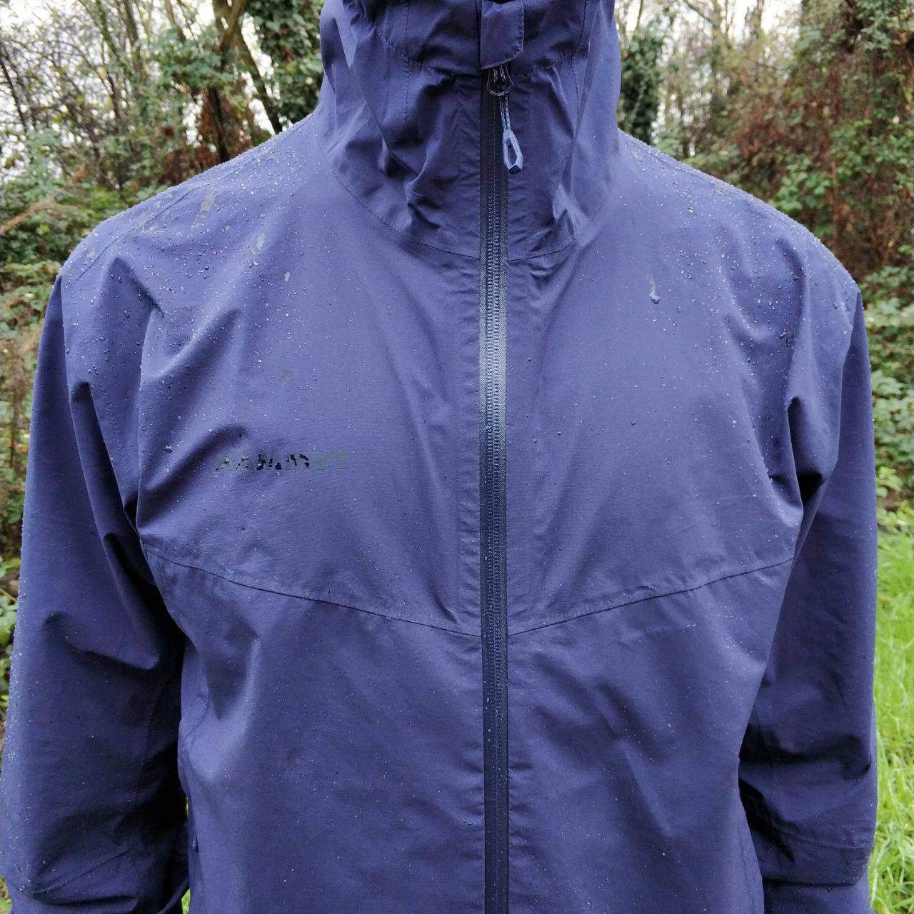Chiusura frontale alta con zip nastrata