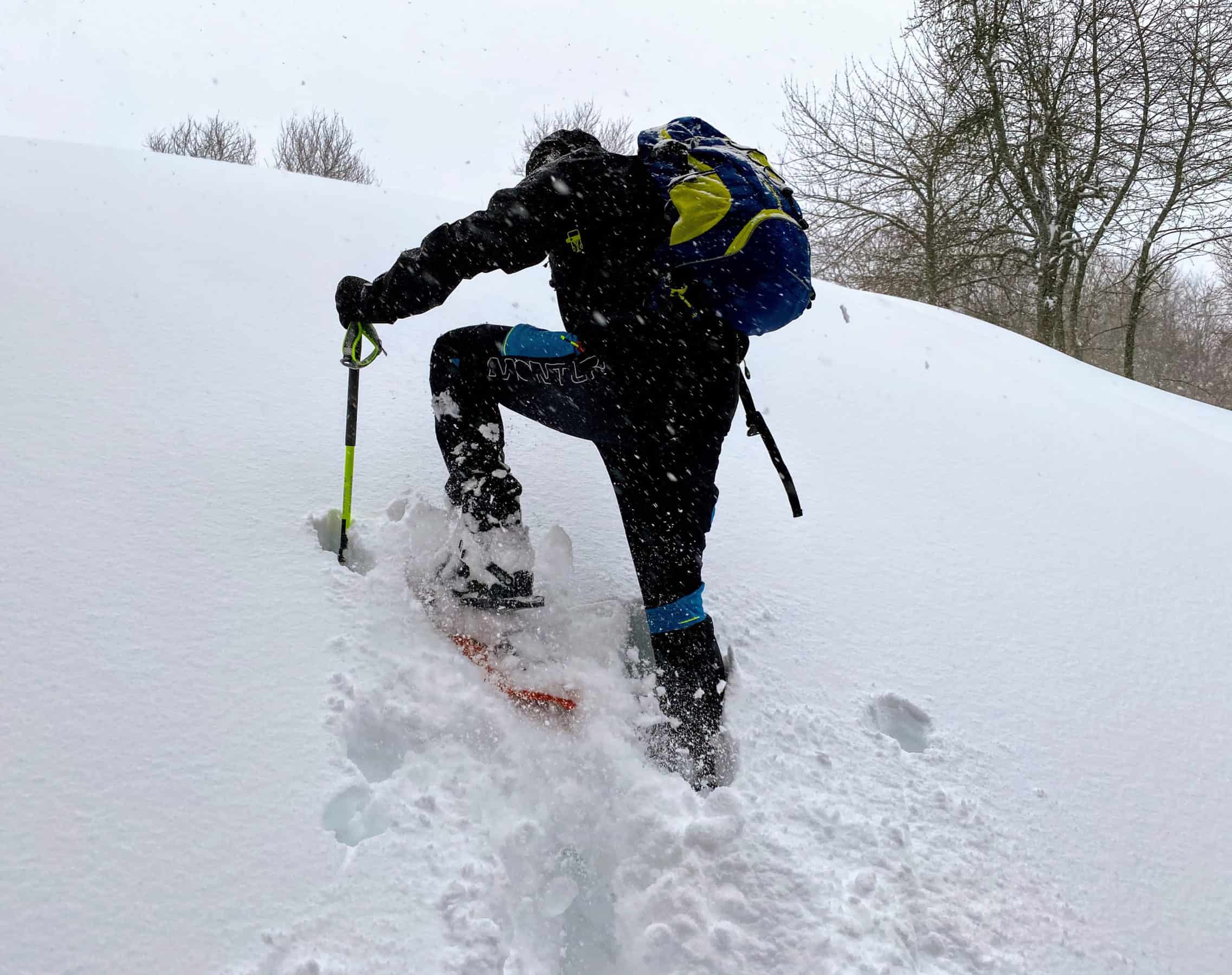 Fjällräven Expedition Lätt Hoodie, durante una ciaspolata in neve profonda