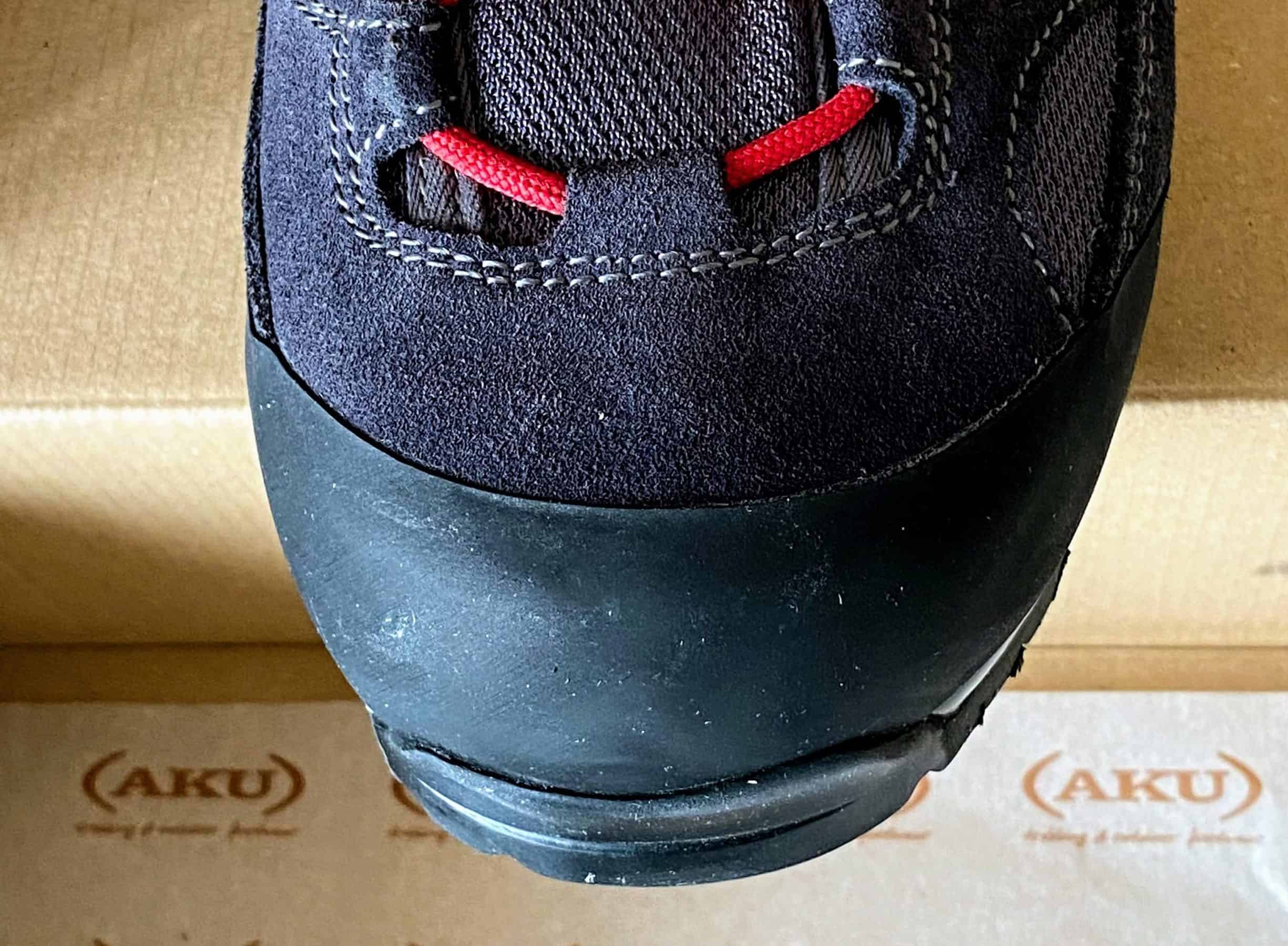 Aku Trekker Pro GTX, puntale protetto con fascia in gomma