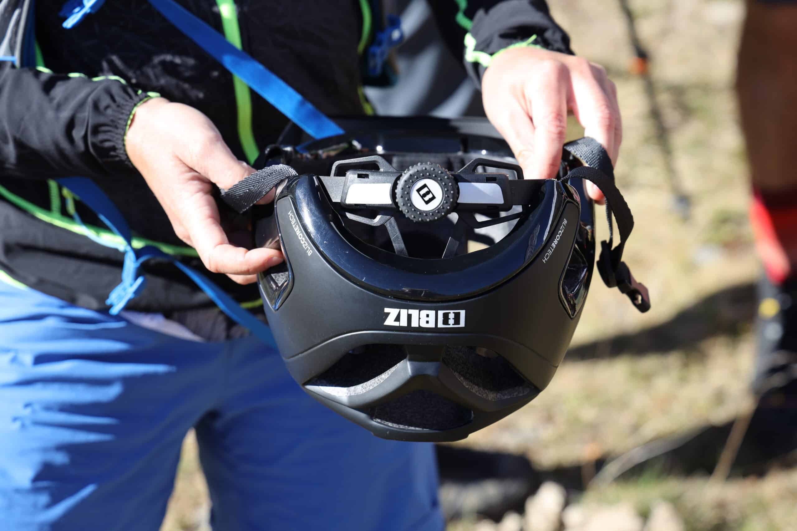 BLIZ Cross Core Tech Casco