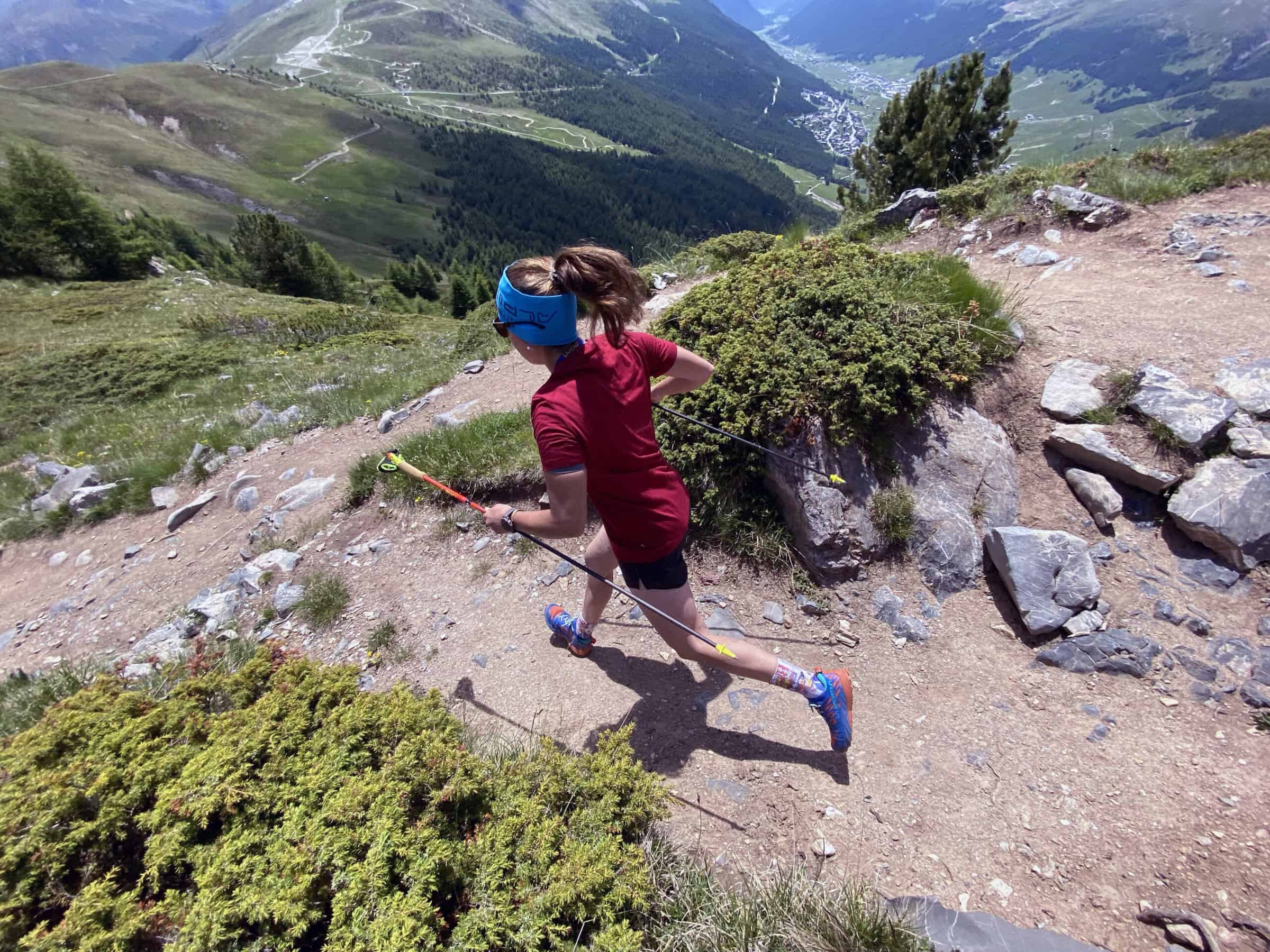 Azione in discesa per il bastone Leki Ultratrail FX One Superlite