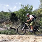 Casco Uvex Quatro CC e occhiale Sportstyle 228, in azione