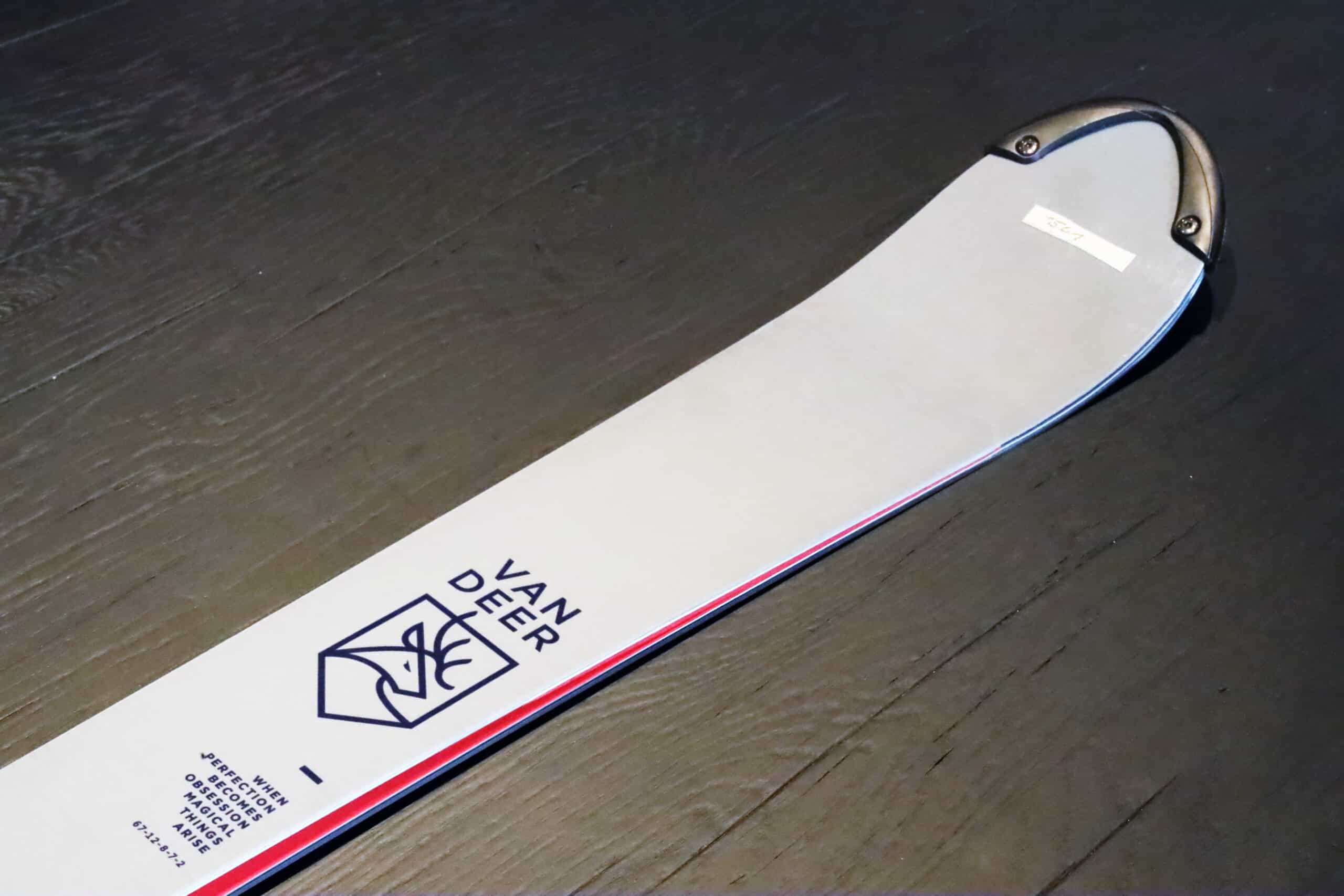 Lo sci Van Deer da slalom per la stagione 22-23