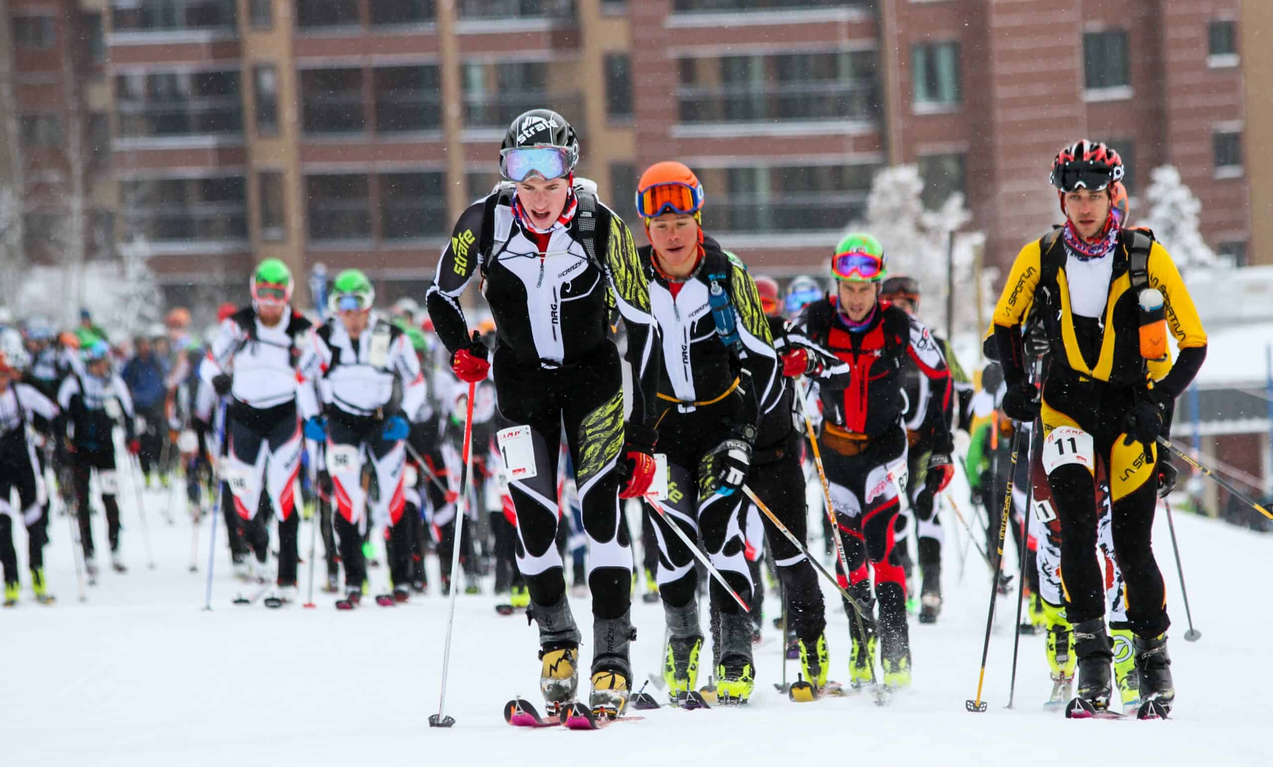 Gara sci alpinismo atleti