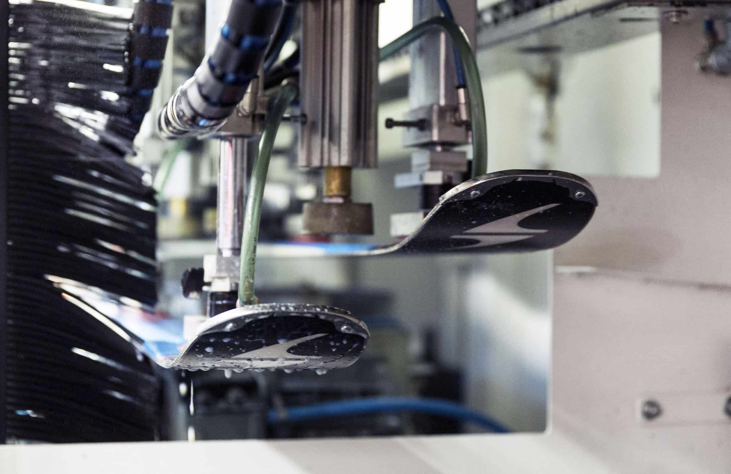 Robot di preparazione sci in azione.