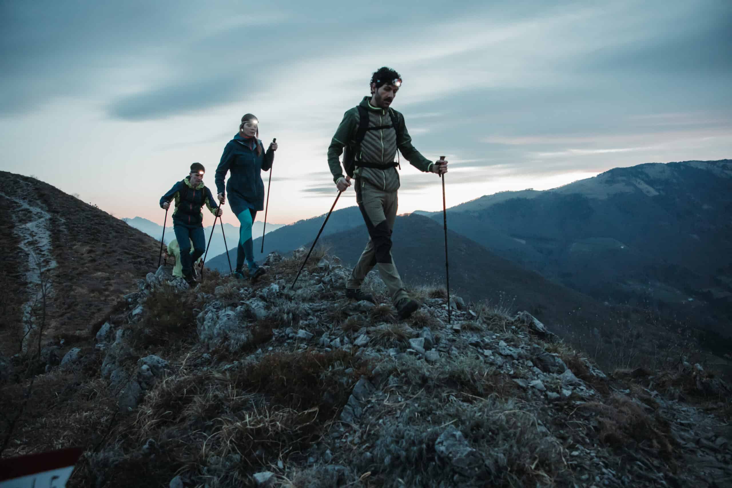Spring/Summer collezione LASPO 23 trekker al tramonto