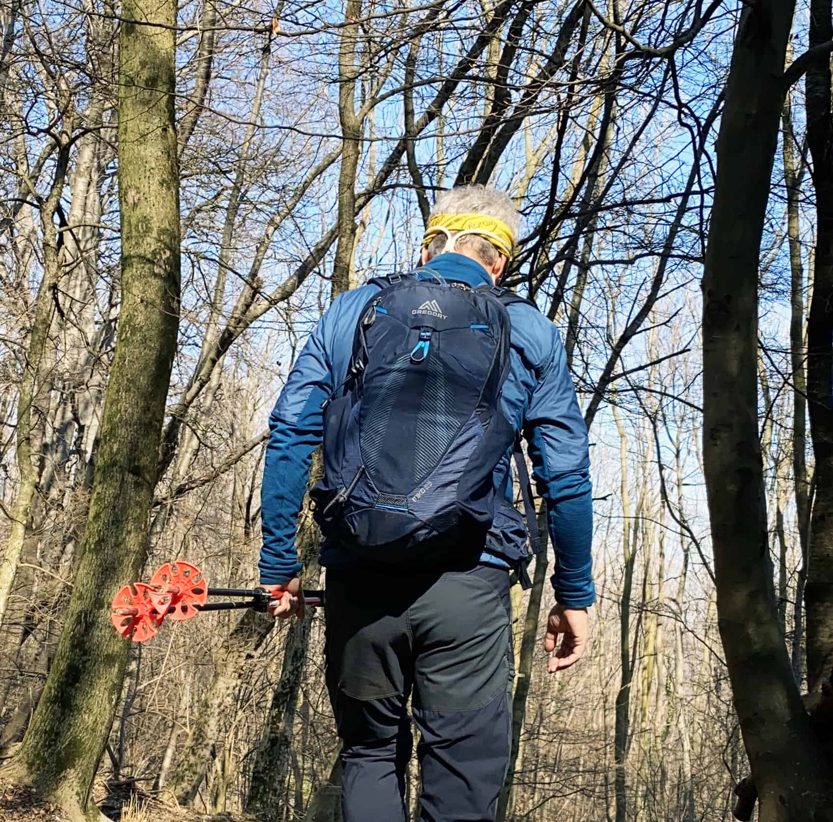 Zaino Gregory Miko 25 in azione di trekking.