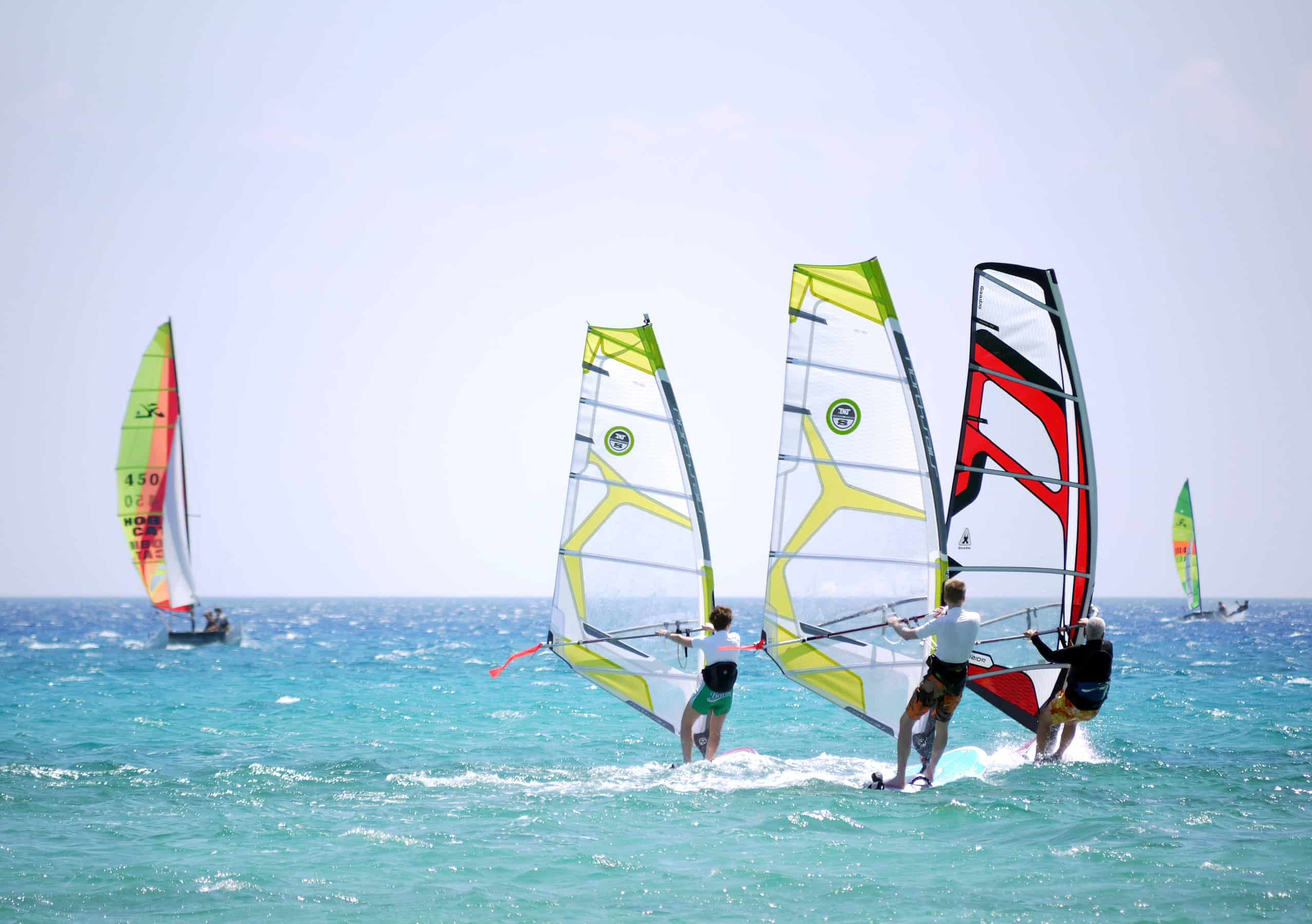 sport da vela lezioni di windsurf
