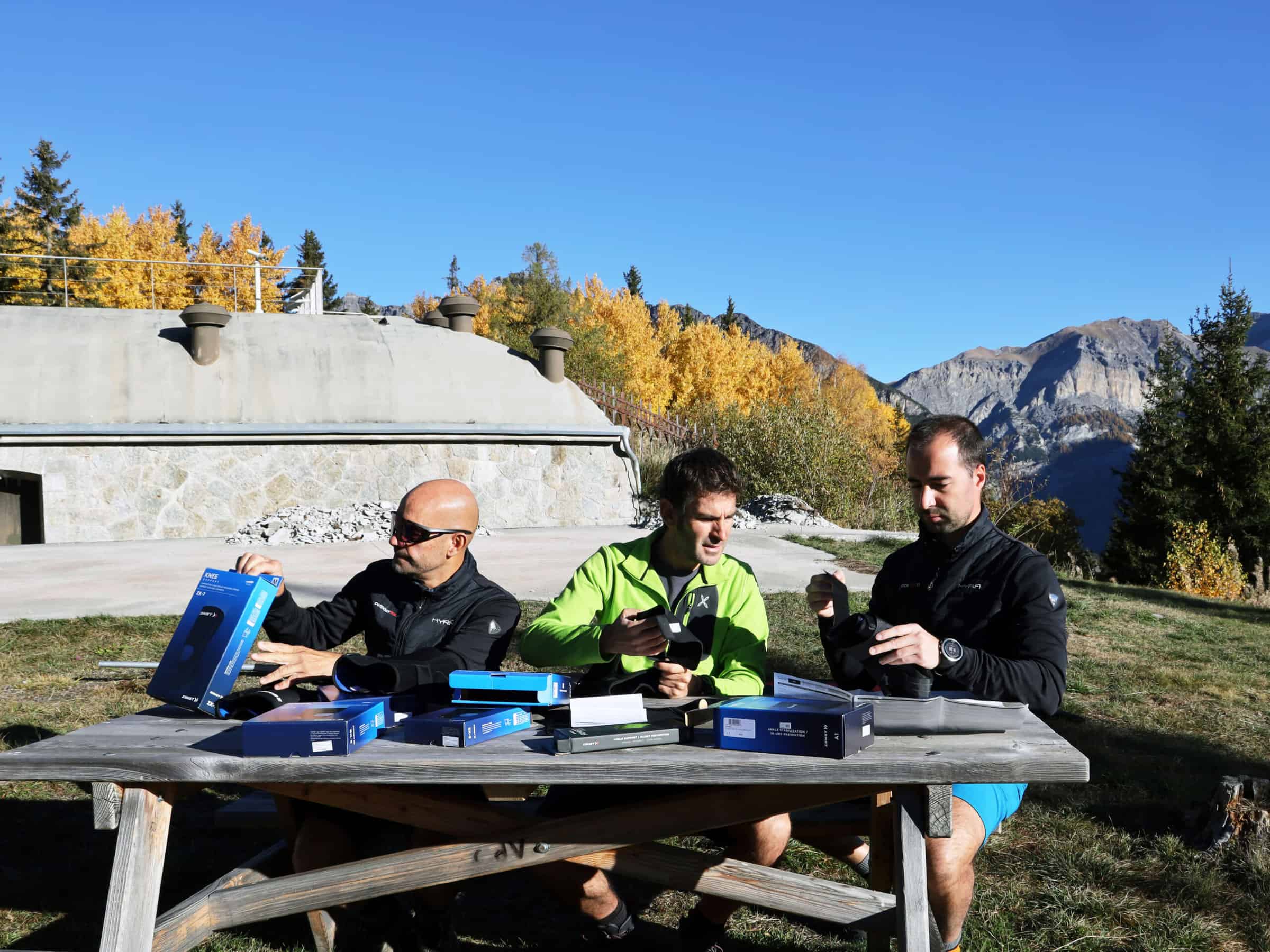 Il tester Team dedicato ai prodotti medicali Zamst, durante la prova al Forte di Oga.