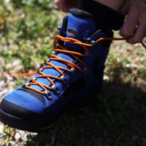 Aku Conero 30 Gtx in blu pensando alla sostenibilità.
