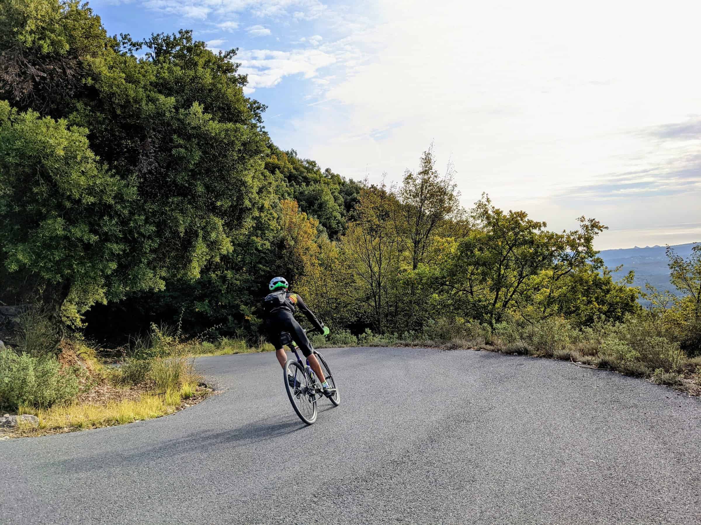 sicurezza sulla bici gravel_curve cieche