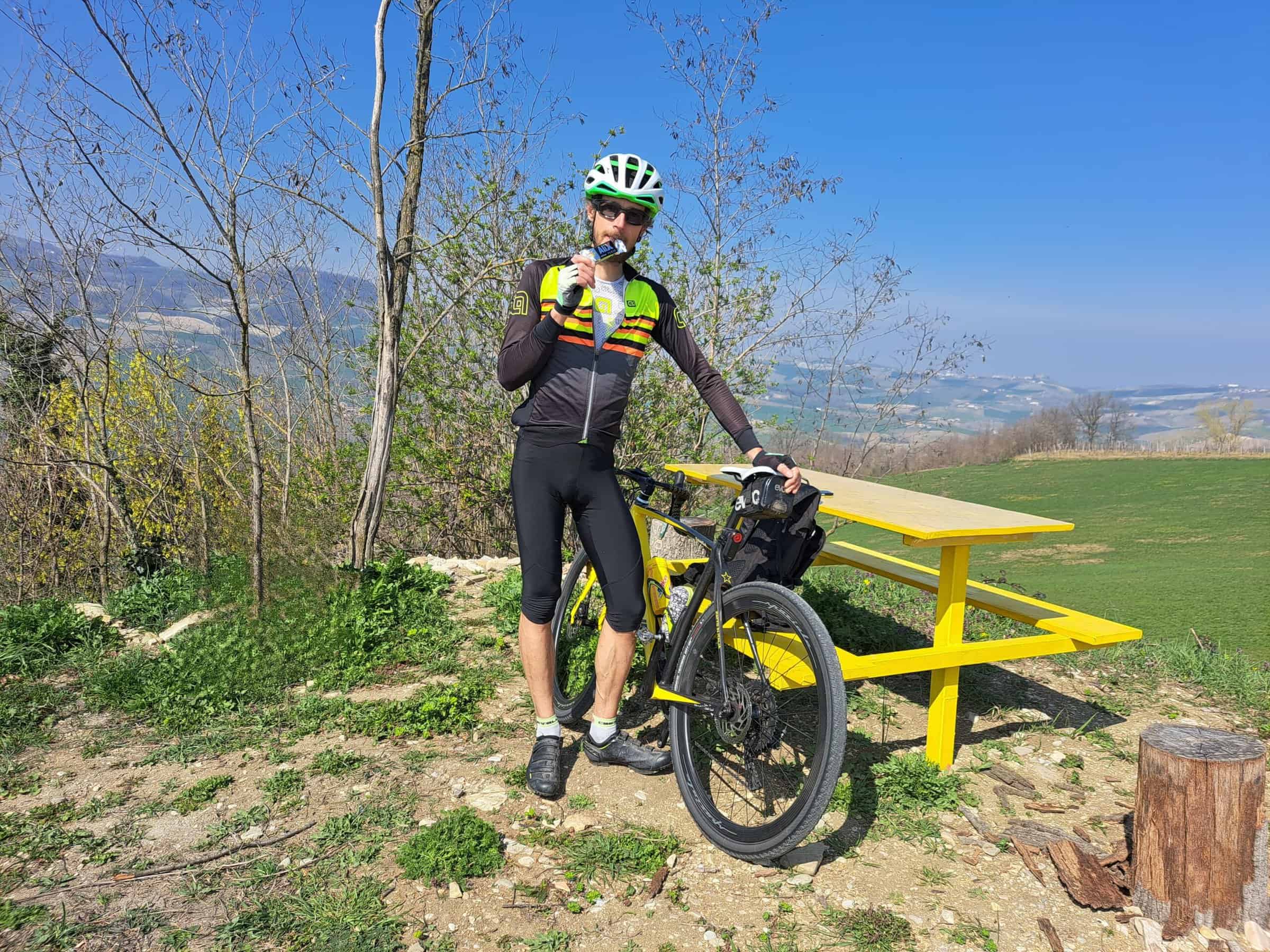 Ragazzo con gravel