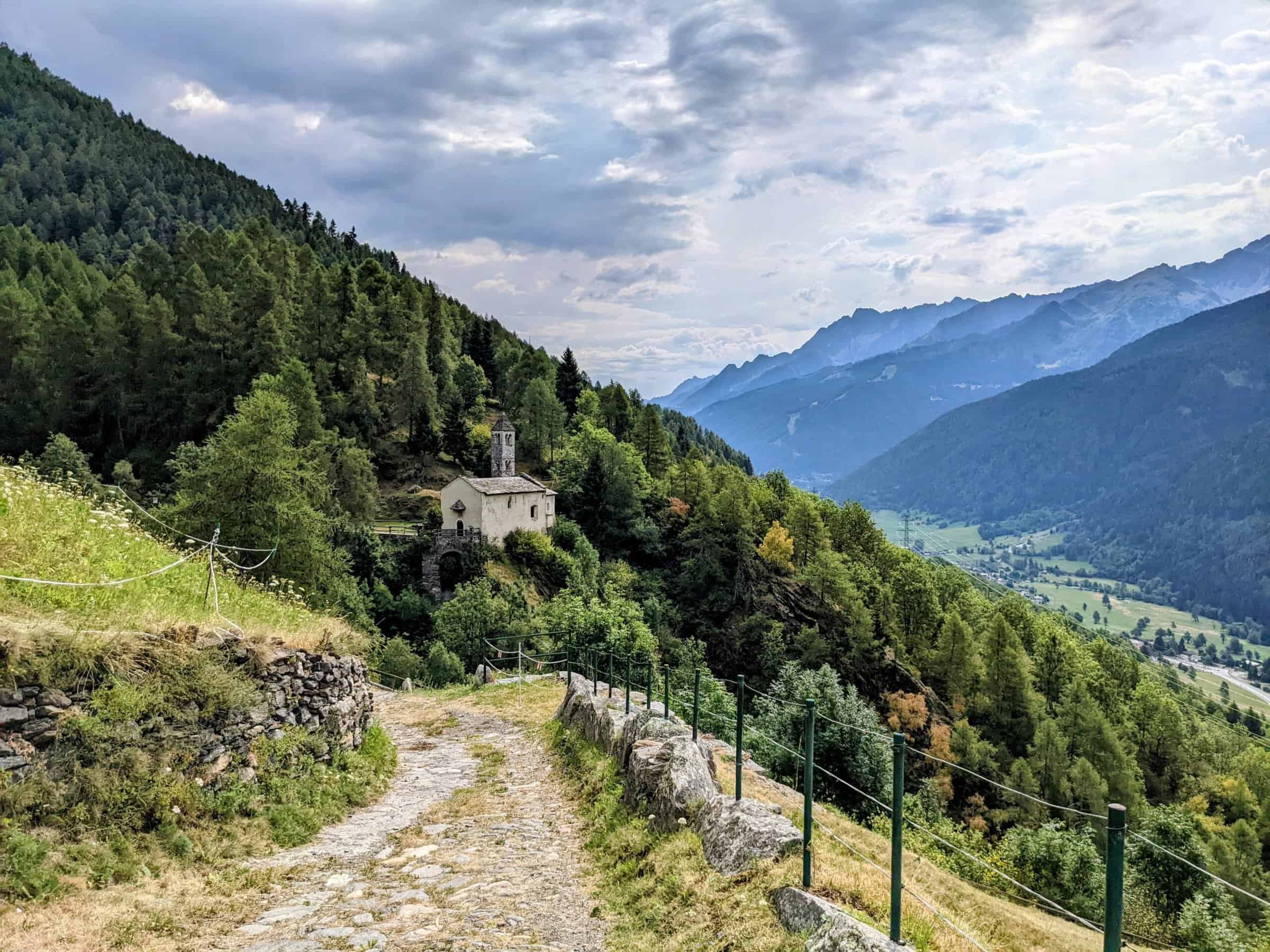 Chiesetta di montagna
