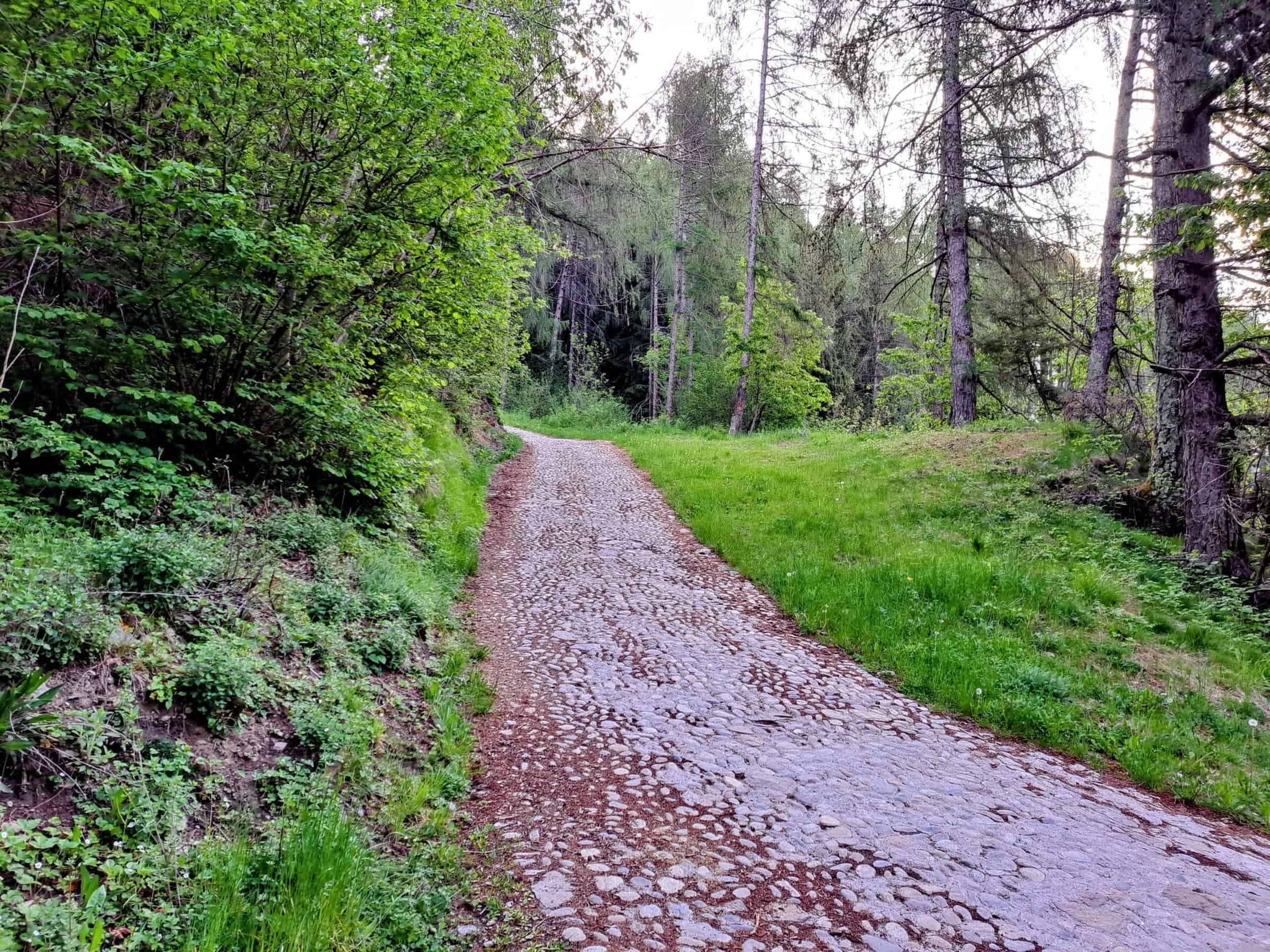 Strada ciottolata