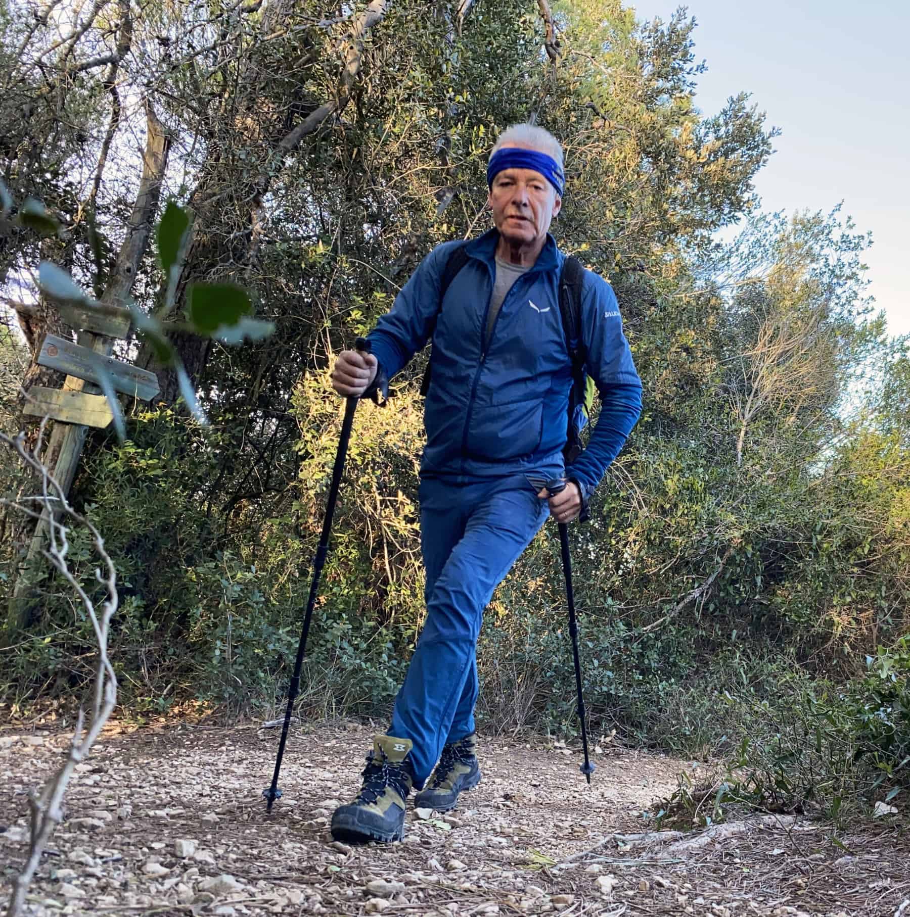 In azione durante il test del bastone Leki Black Series Carbon.