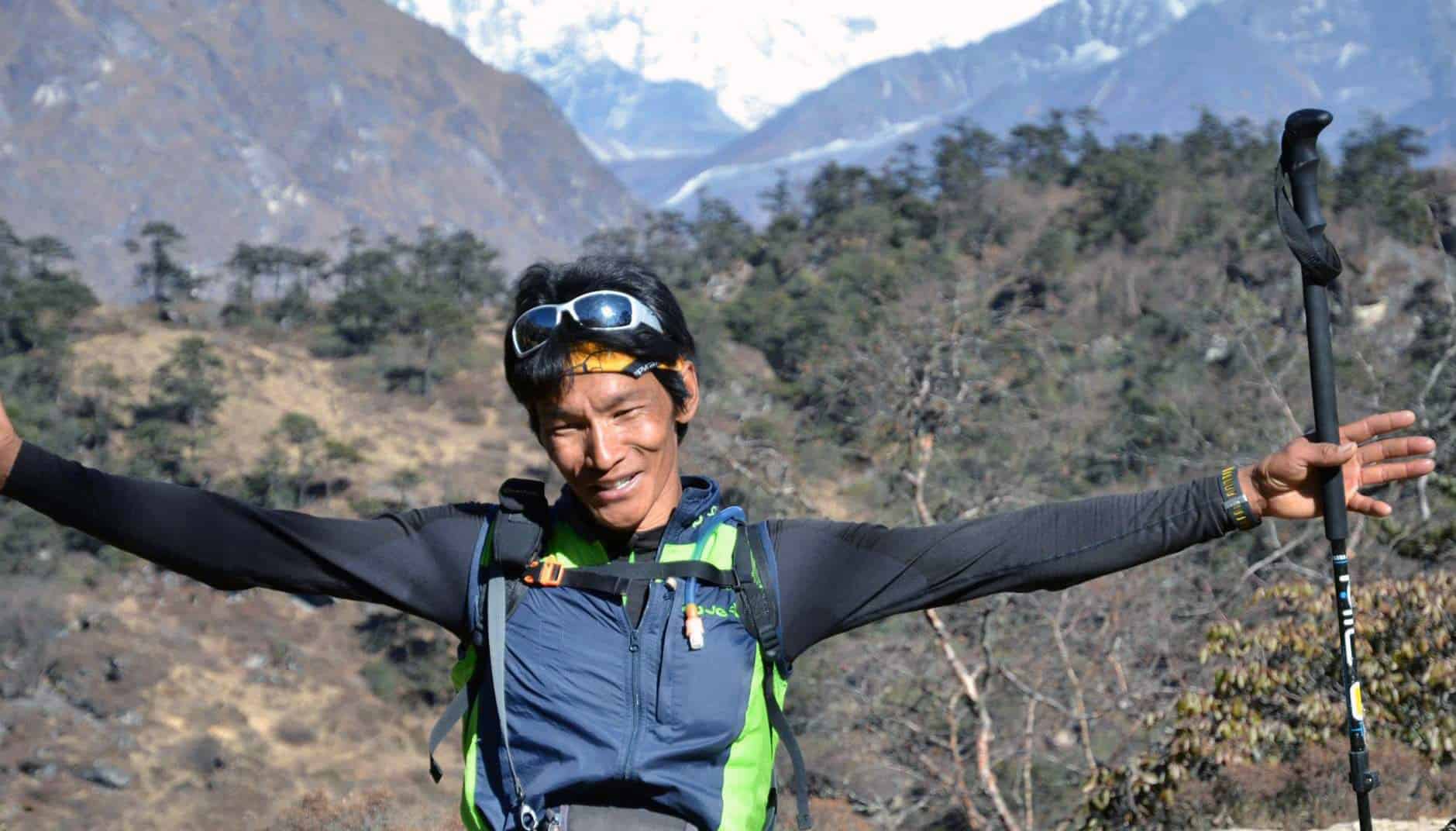 Dawa Dachhiri Sherpa, atleta nepalese, primo vincitore nel 2003.