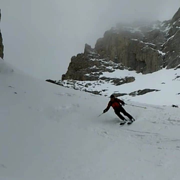 Test in discesa dal canale del Vernel, Marmolada