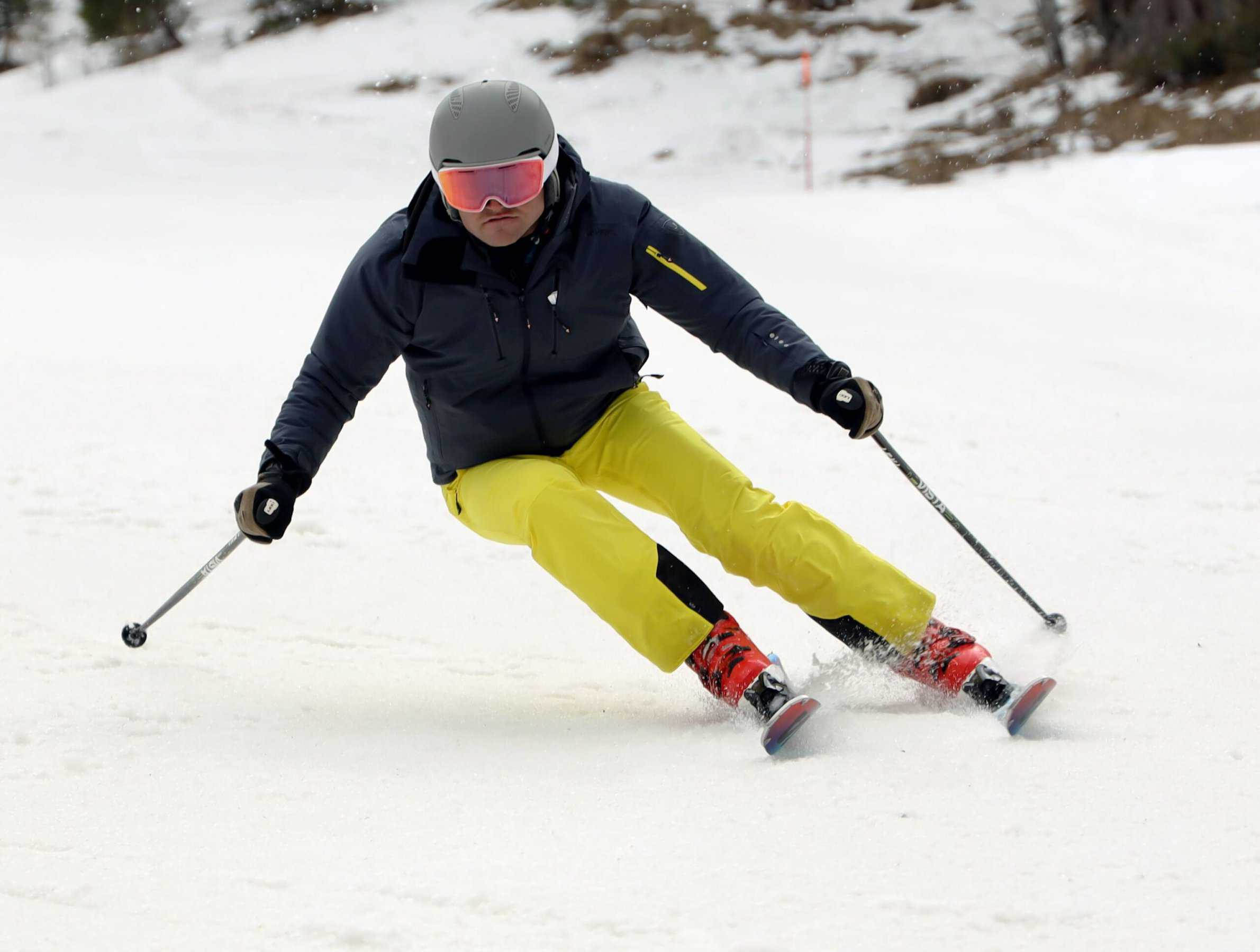 Azione con Salomon Addikt in pista