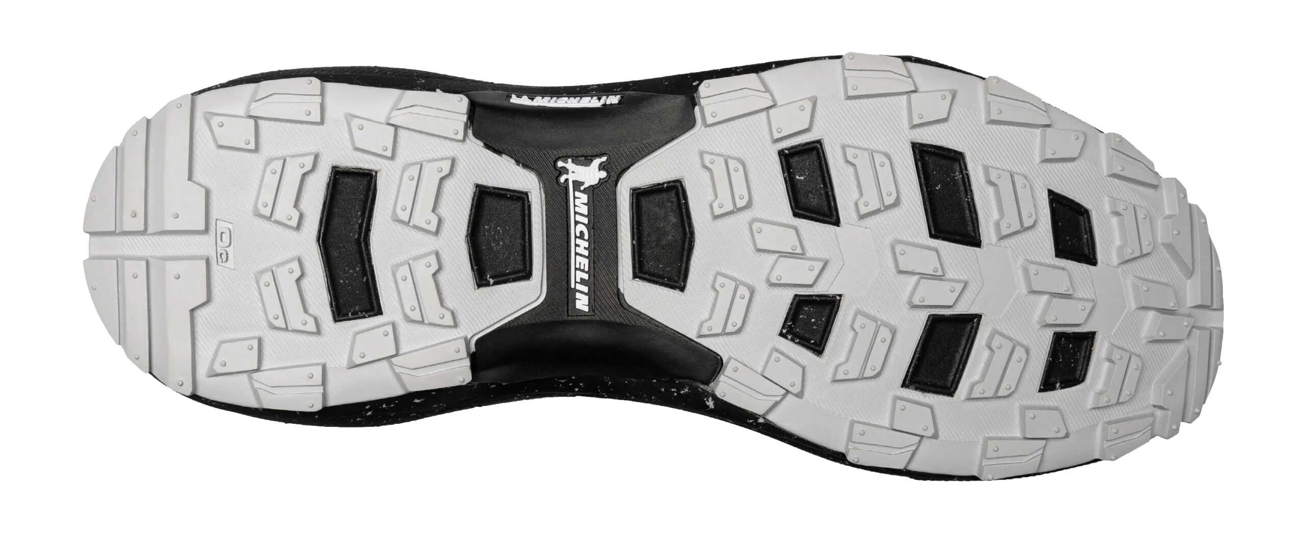 Il battistrada Soles by Michelin® Reattiva, con tassellatura multi direzionale.