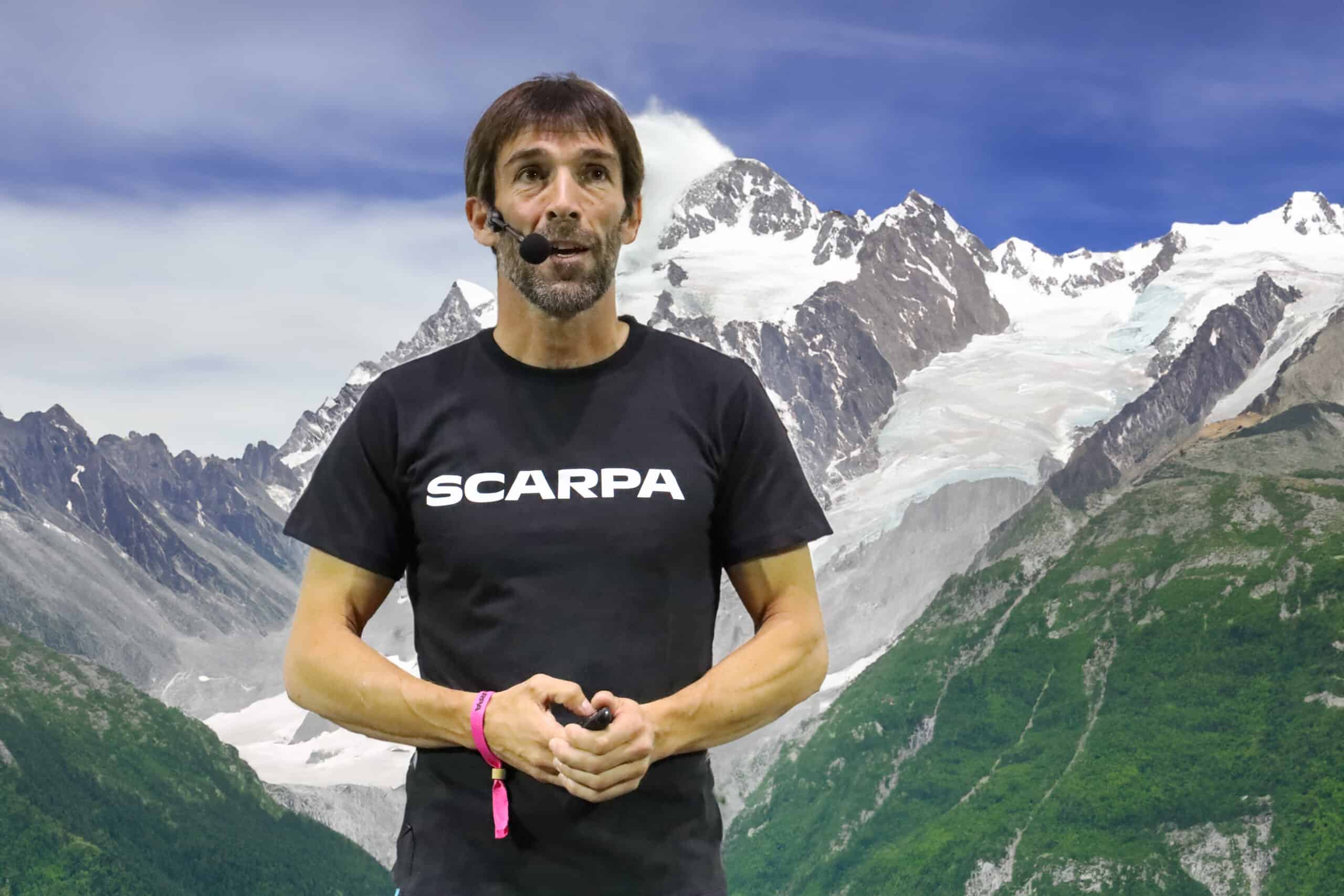 Hervé Barmasse durante l'incontro di courmayeur.