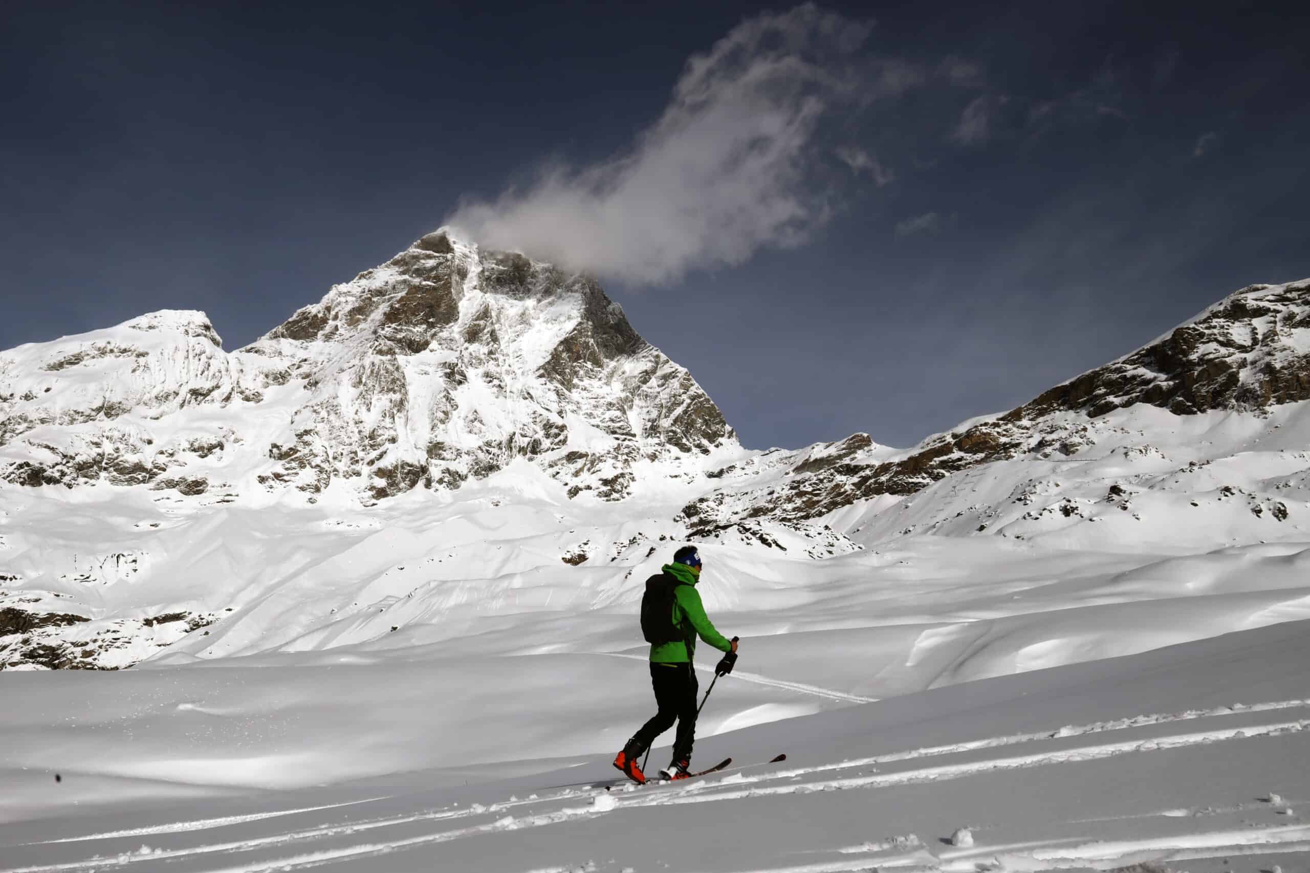 In salita sotto il Cervino innevato con Scarpa Maestrale.