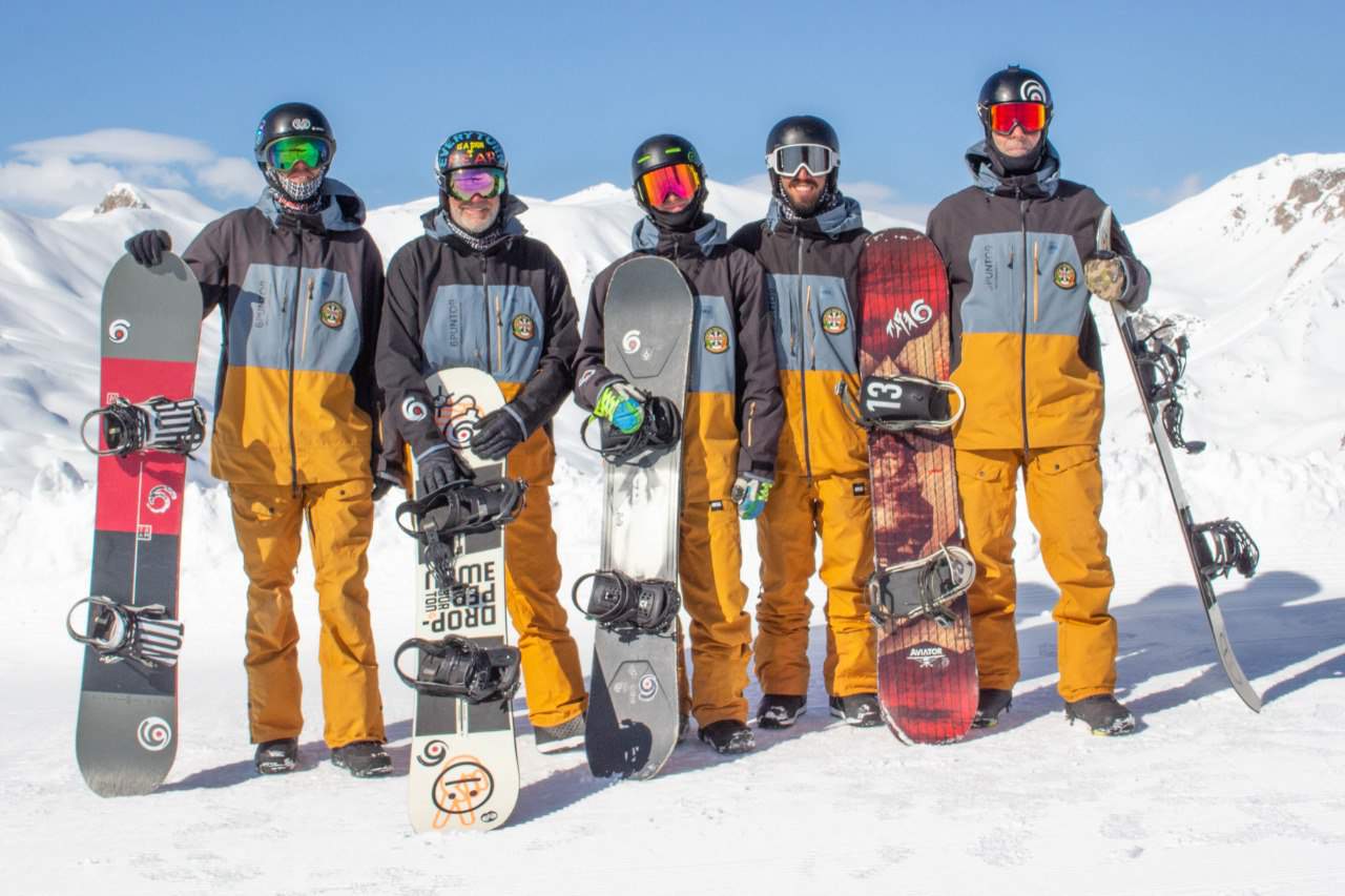 tavole da snowboard dei maestri scuola 6punot9