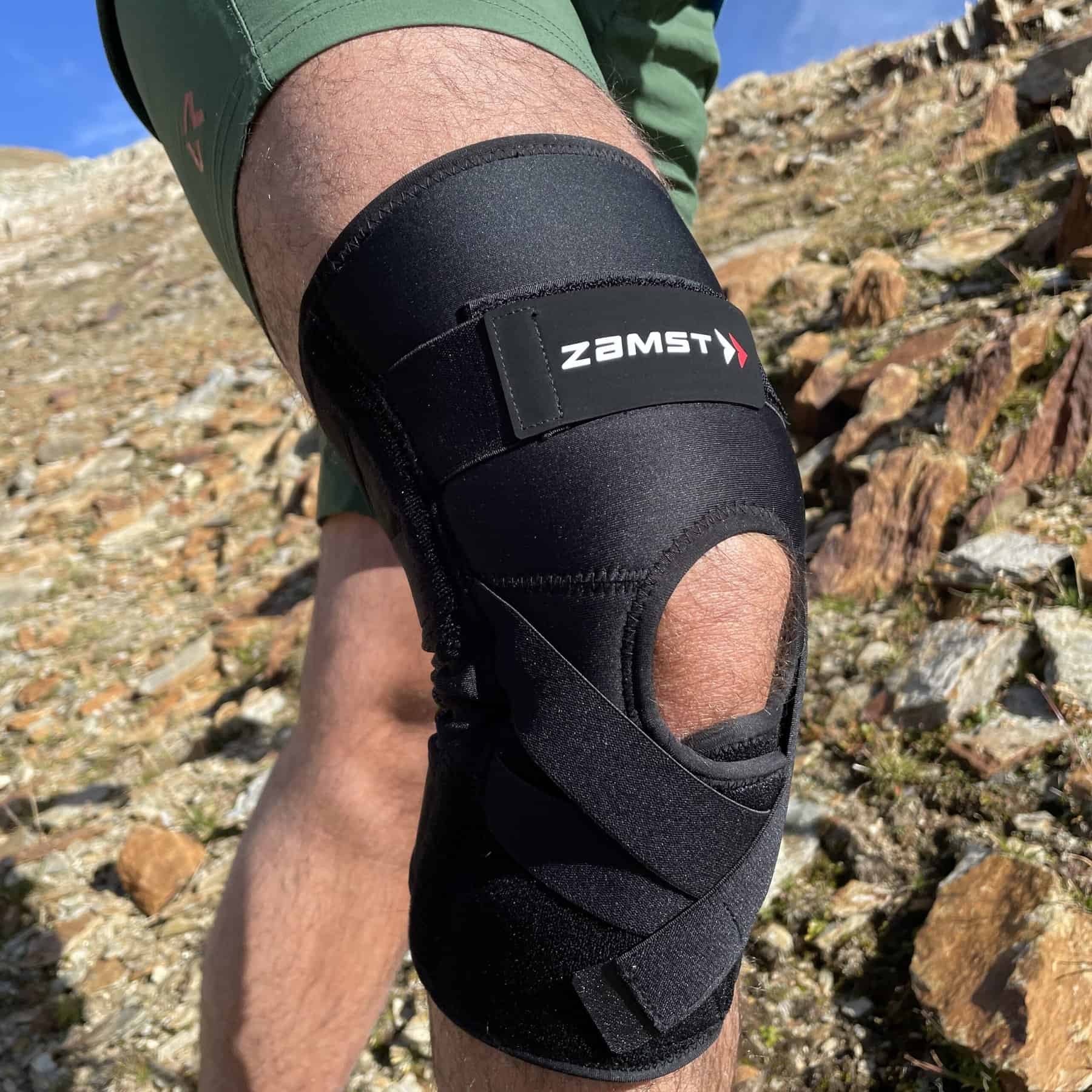 Ginocchiera Zamst ZK-Protect con supporto a X inferiormente