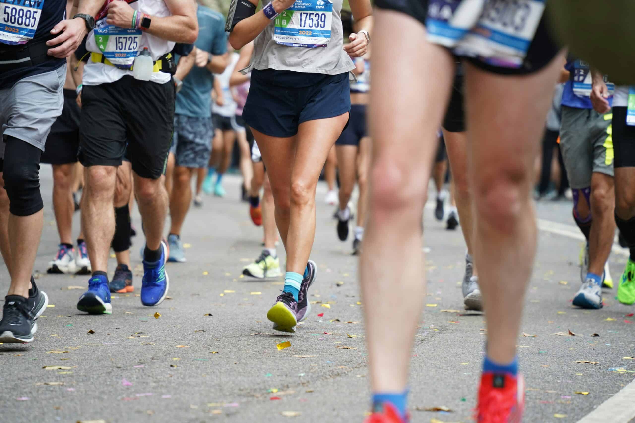 maratoneti durante competizione