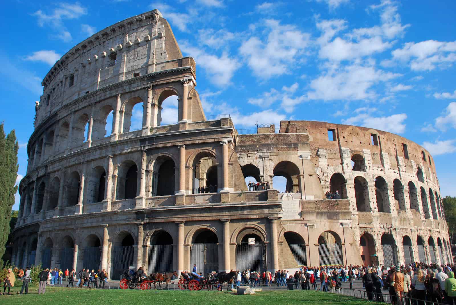Itinerari gravel a Roma: il Colosseo. Foto di icomei da flickr