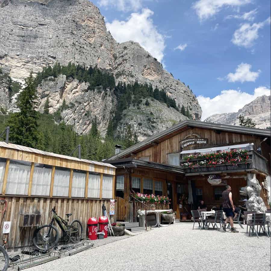 La Capanna Alpina nel Parco Naturale di Fanes Sennes Braies.