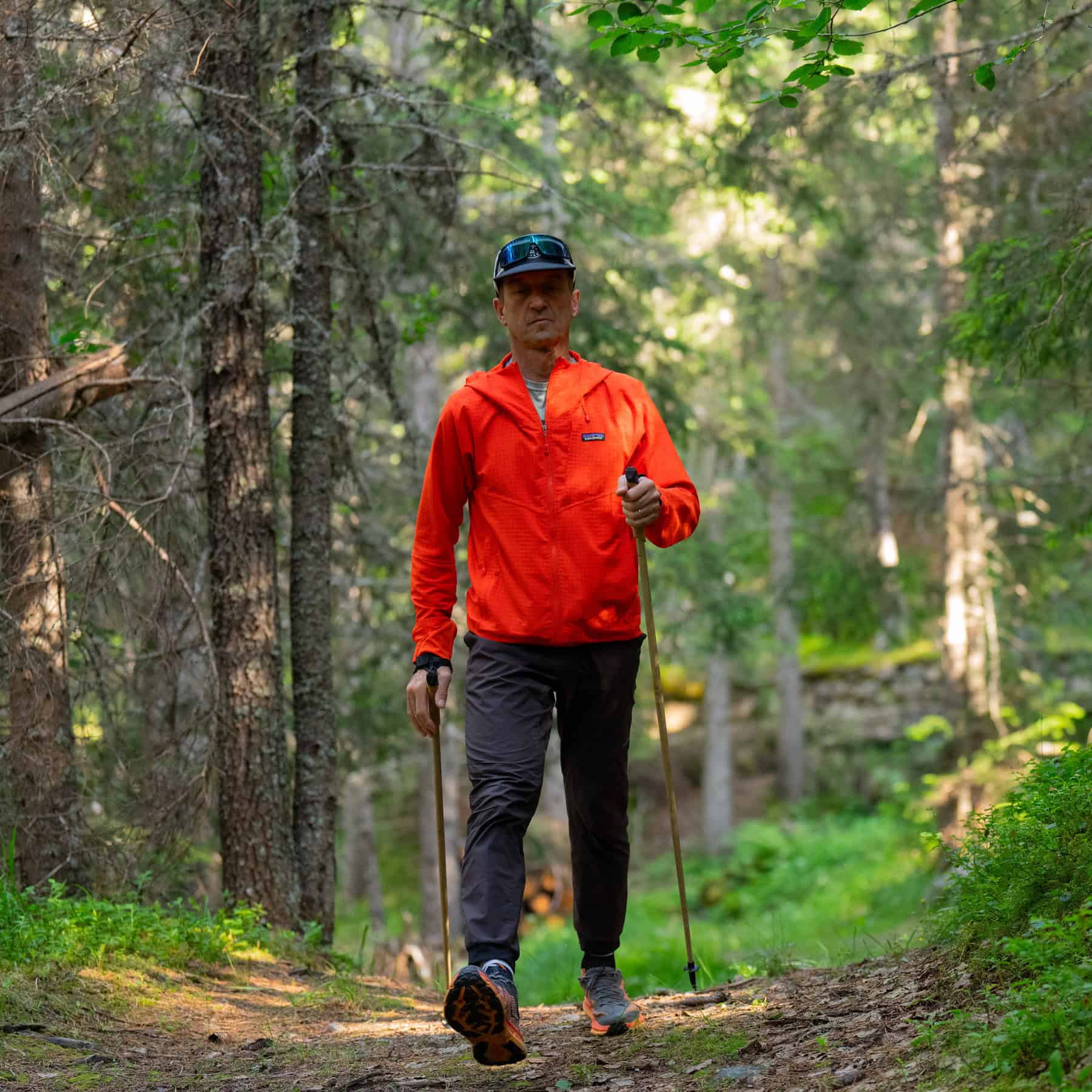 In azione nordic walking con il bastone Komperdell Bayamo.
