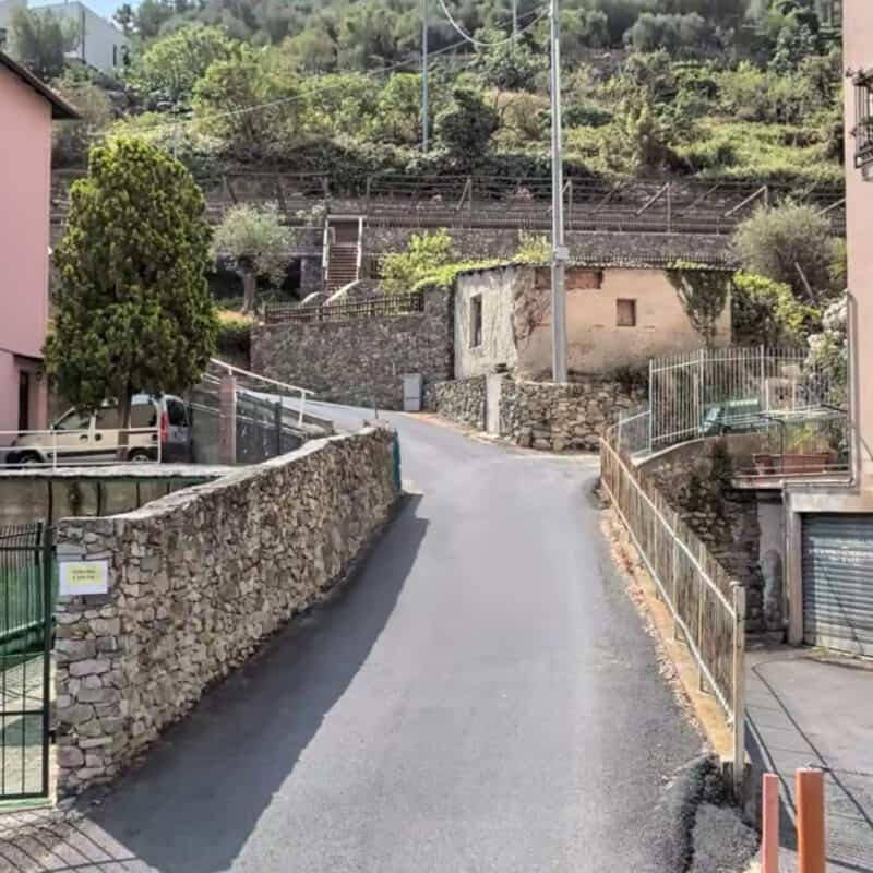 Partenza dell'itinerario Noli Final Pia da Largo Pastorino