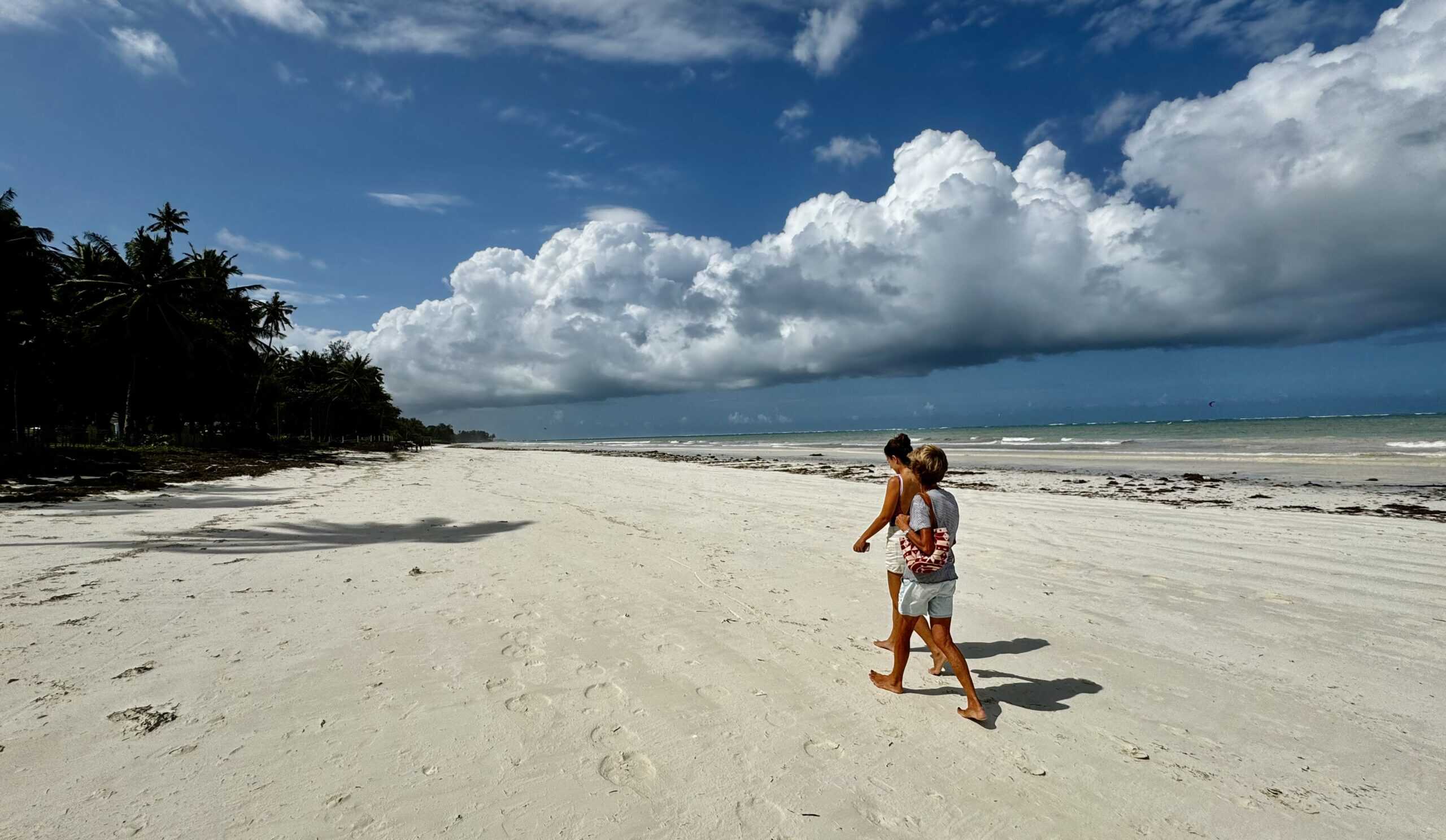Sulla spiaggia atlantica di Diani.