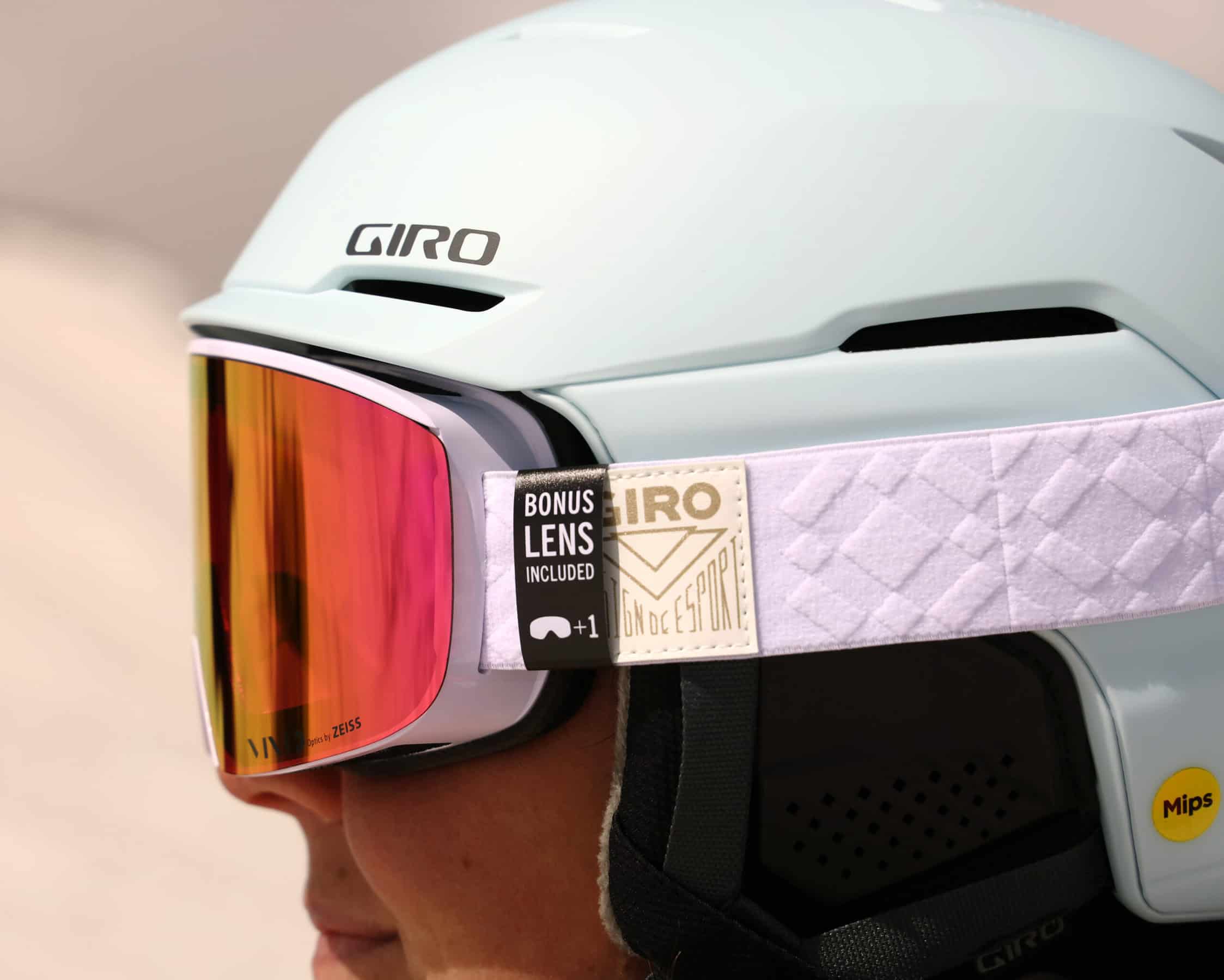 Perfetto abbinamento tra maschera GIRO Ella e casco Tenet Mips. Protezione e stile in pista.