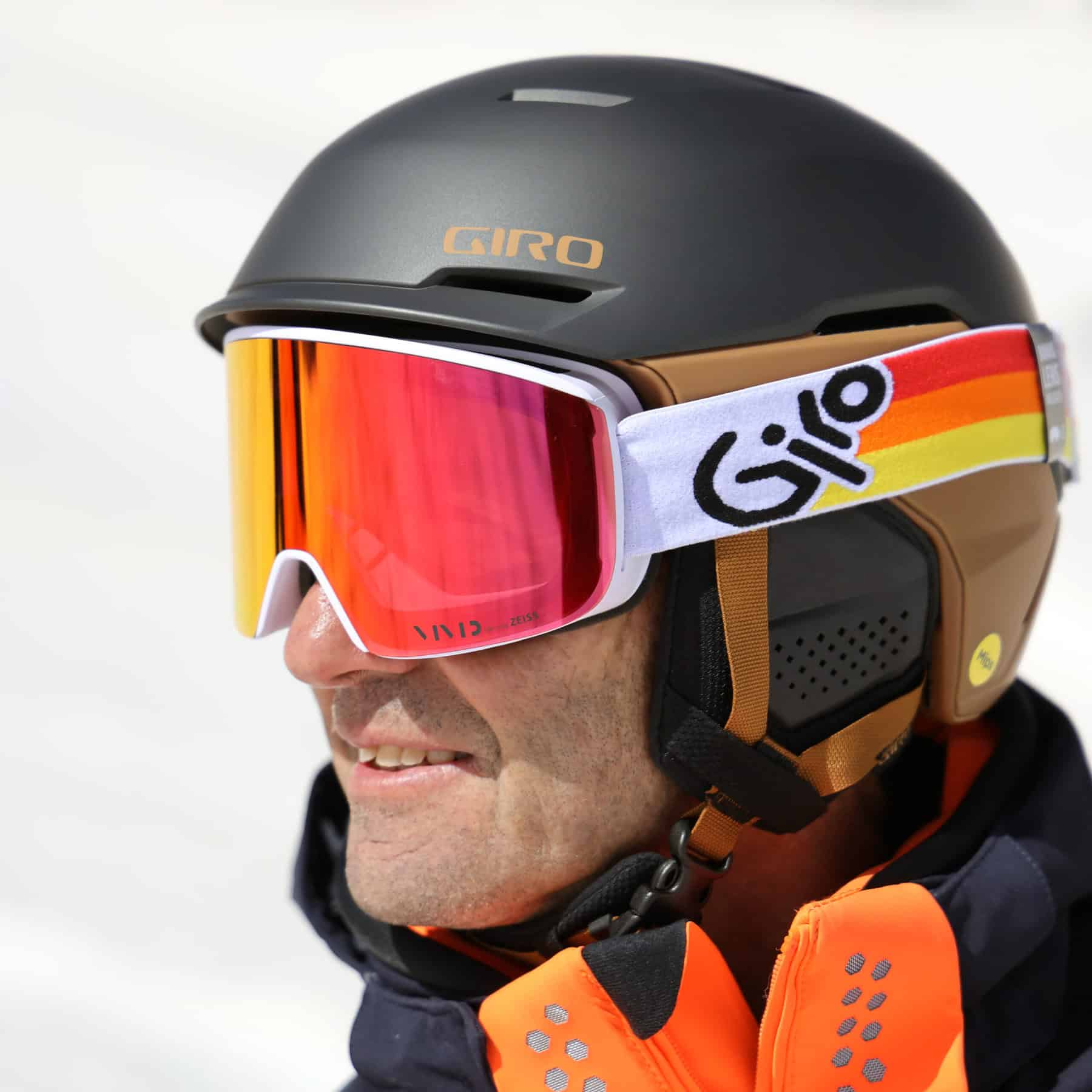 Casco Giro Tenet e maschera Axis, abbinamento perfetto.