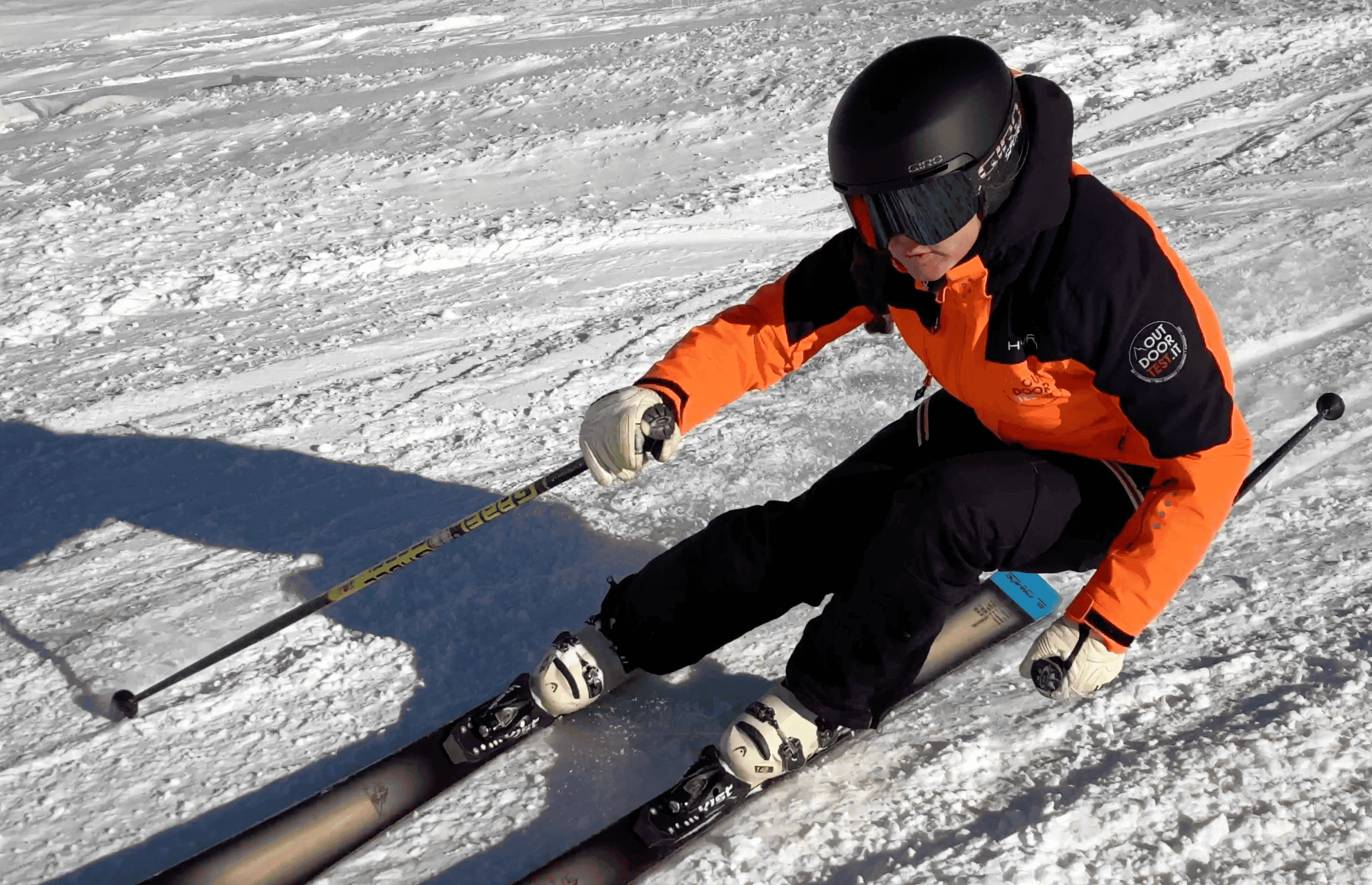 Casco GIRO Taggert e maschera Sagen in azione a Cervinia.